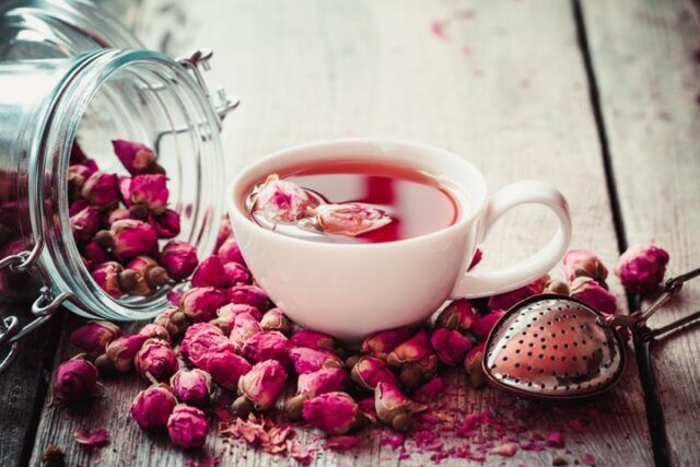 Amazing properties and benefits of rosehip tea and how to prepare it 1
