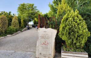 باغ گل های شیراز در محله دینکان این روزها چقدر زیباست (+تصاویر)