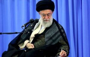 پاسخ رهبری به : چه کسی فقیر محسوب می شود و پرداخت کفاره به فقیر