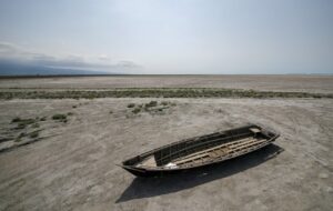 ضعف مدیریت کشاورزی باعث نابودی دریاچه پریشان شد/ چاه داران آب سرچشمه‌های این تالاب را می فروشند