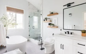 این ۱۱ وسیله را فوراً از حمام خارج کنید