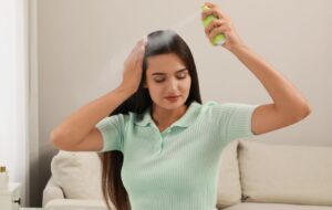 نکاتی راجع به شامپوی خشک که نباید فریبش را بخورید