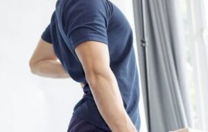 پیاده‌روی برای درد سیاتیک خوب است یا بد ؟