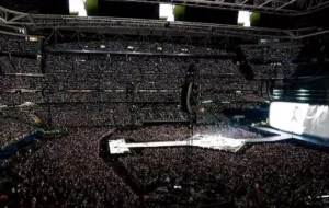 عکس‌| جمعیت باورنکردنی در ورزشگاه برای کنسرت تیلور سوییفت