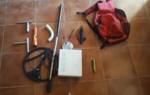 کشف ۳ دستگاه فلزیاب در کامفیروز جنوبی /چه کسانی می توانند فلزیاب بخرند؟