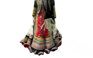 لباس سنتی ۲۵۰۰ ساله زنان منطقه بیرم استان فارس+عکس