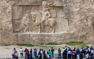 شناسایی یک چاه دوران ایران باستان در محوطه تاریخی نقش رستم