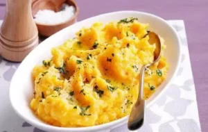 با سیب‌زمینی، تخم‌مرغ و پیاز برای صبحانه وناهار چی بپزم؟