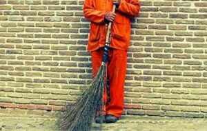 مرگ تلخ کارگر خدماتی بر اثر برخورد با خودرو حمل زباله شهرداری