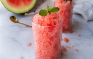 طرز تهیه یخ در بهشت هندوانه ( گرانیتای هندوانه) یک دسر خنک ایتالیایی