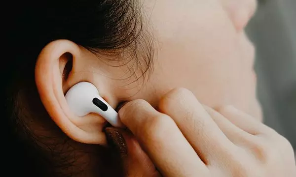 خطرات استفاده از هندزفری بی سیم