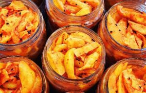 طرز تهیه ترشی انبه هندی + نکات مهم و راز خوشمزه شدن آن