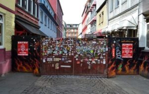 فهرست ۵ مکان پربازدید توریستی که زنان حق ورود به آنها را ندارند