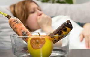 ۱۴ خوراکی که باعث مسمومیت غذایی می شوند