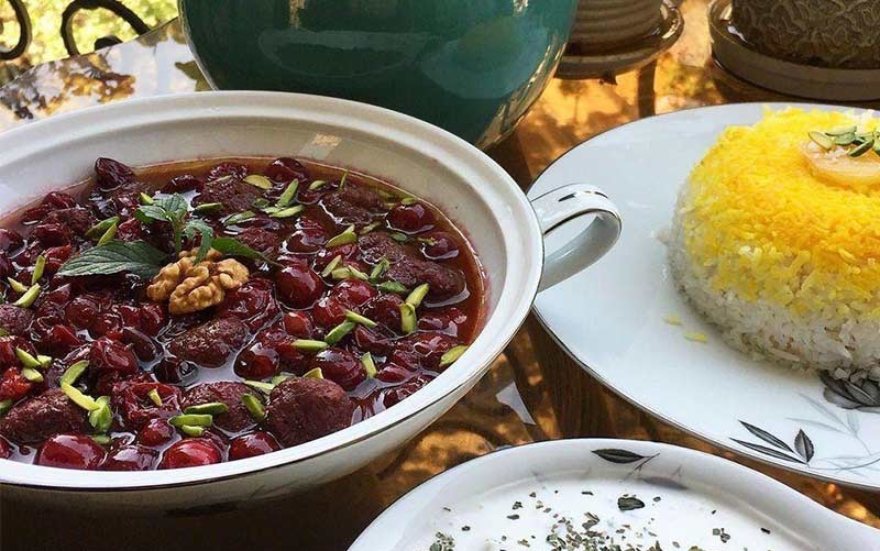 طرزتهیه خورشت آلبالو با گوشت چرخ کرده