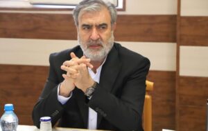 نماینده شیراز و زرقان: کاندیداهای اصولگرا روی قالیباف اجماع کنند