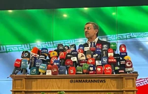 احمدی نژاد پس از ثبت نام در انتخابات : زنده باد بهار – زنده باد ایران