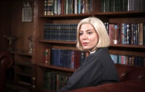 عکس های جدید بیانا محمودی بازیگر نقش شارلوت سریال گاندو