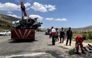 ۵ کشته و مصدوم در تصادف پژو پارس با پراید در جاده سپیدان-یاسوج