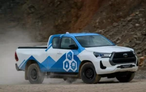 ورود تویوتا هایلوکس هیدروژنی با فناوری نوین و برد ۶۰۰ کیلومتر به بازار