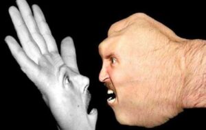 نتایج تحقیقات در آمریکا : افرادی که در مسائل سیاسی تردید دارند، از خشونت بیشتر حمایت می‌کنند