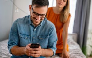 درباره خرده‌خیانت و اثرات آن بر زندگی خانوادگی بیشتر بدانید