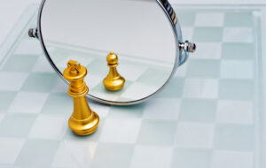 ۱۰ نشانه آشکار کسانی که عزت نفس پایینی دارند