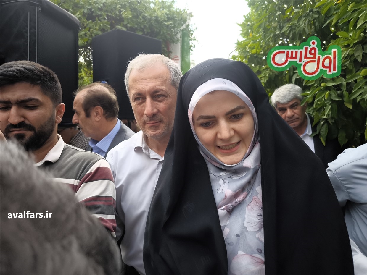 عکس دختر پزشکیان با عشایر قشقایی 2