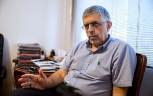 من به وضعیت ثبت نام‌های انتخابات ریاست جمهوری انتقاد دارم/ از پشت پرده بی خبرم