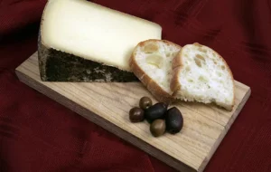 اگر می‌خواهید شاداب بمانید و در پیری سالم باشید پنیر بخورید