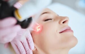 لیزر دی‌اکسیدکربن CO2 چیست؟کاربردهای لیزر CO2 فرکشنال