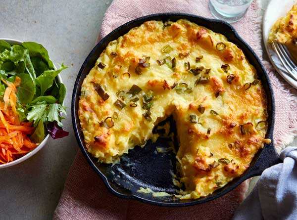 طرز تهیه پای سیب زمینی با بادمجان و قارچ