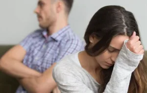 ۸ نشانه ای که می گوید خانواده همسرتان از شما خوشش نمی آید