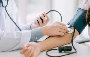 علائم هشدار دهنده ای که می گوید به اندازه کافی چربی استفاده نمی کنید