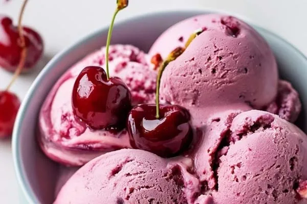 بستنی آلبالو گیلاس