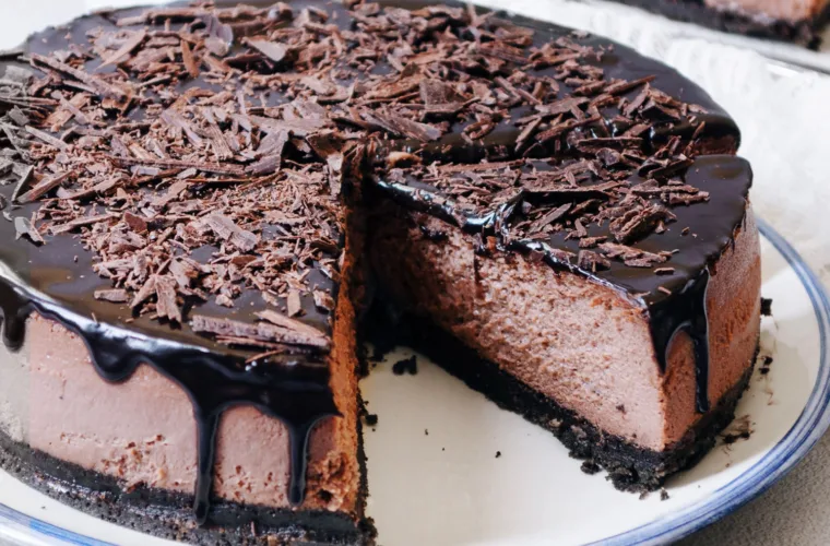 طرز تهیه چیز کیک شکلاتی یخچالی بسیار خوشمزه