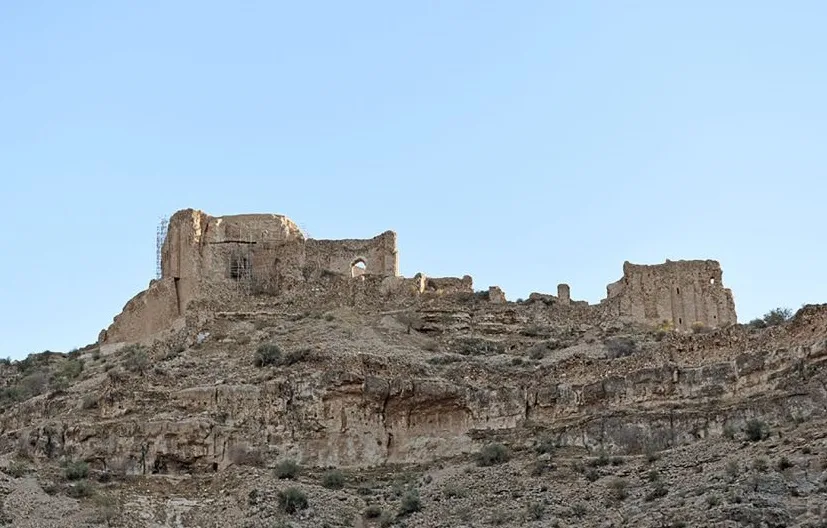 آثار باستانیقلعه دختر jpg