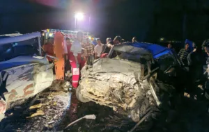 کشته شدن ۵ مرد در تصادف پراید و پیکان در جاده آباده به خسروشیرین