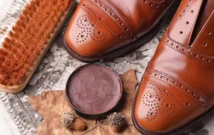 از بین بردن ترک و خراش های روی کفش چرم با چند ترفند ساده