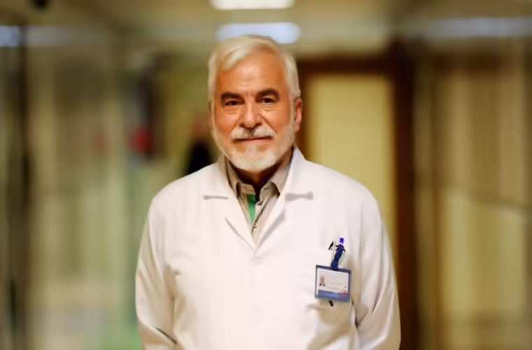 برخورد دکتر پزشکیان وزیر وقت بهداشت با کارمند نابینای بوشهری(+ویدئو)