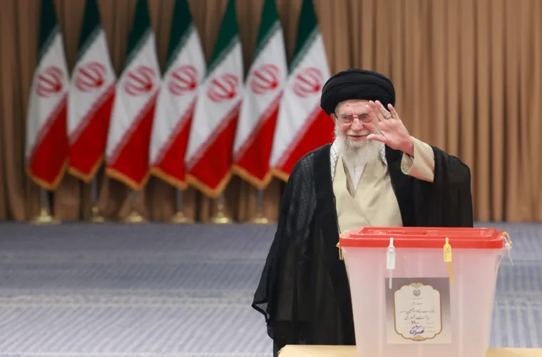 رهبر انقلاب: رفتار‌های رقابتی دوران انتخابات به هنجار‌های رفاقتی تبدیل شوند