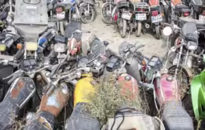 برخورد پلیس با موتورسیکلت‌ها که معاینه فنی ندارند