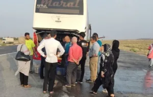 مسافران اتوبوس VIP به مقصد شیراز با ۱۲ساعت تاخیر و بیابان خوابی باز هم به مقصد نرسیدند!