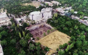 ساخت درمانگاه با مجوز پارکینگ پشت بیمارستان در شیراز/داستان از کجا شروع شد؟