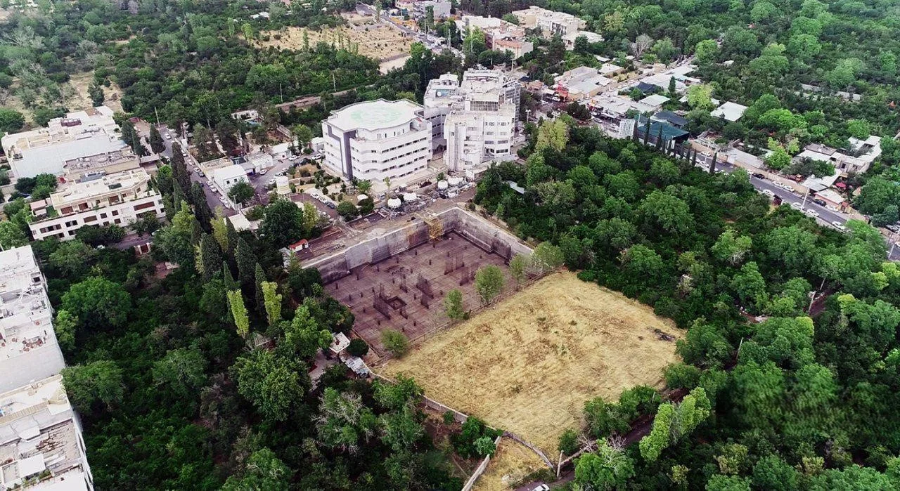 پارکینگ بیمارستان دنا jpg