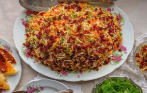 چلو گوشت هویج، یکی از غذاهای محلی تبریز برای ایام عزاداری+طرز تهیه