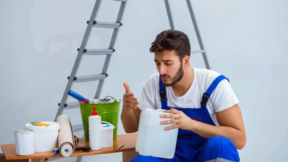 از بین بردن بوی تینر از روی لباس