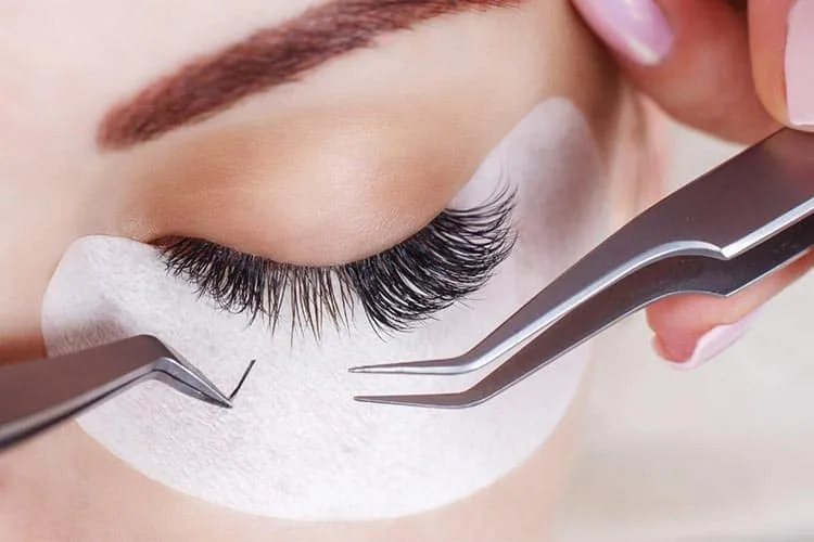نکات مراقبتی بعد از کاشت مژه