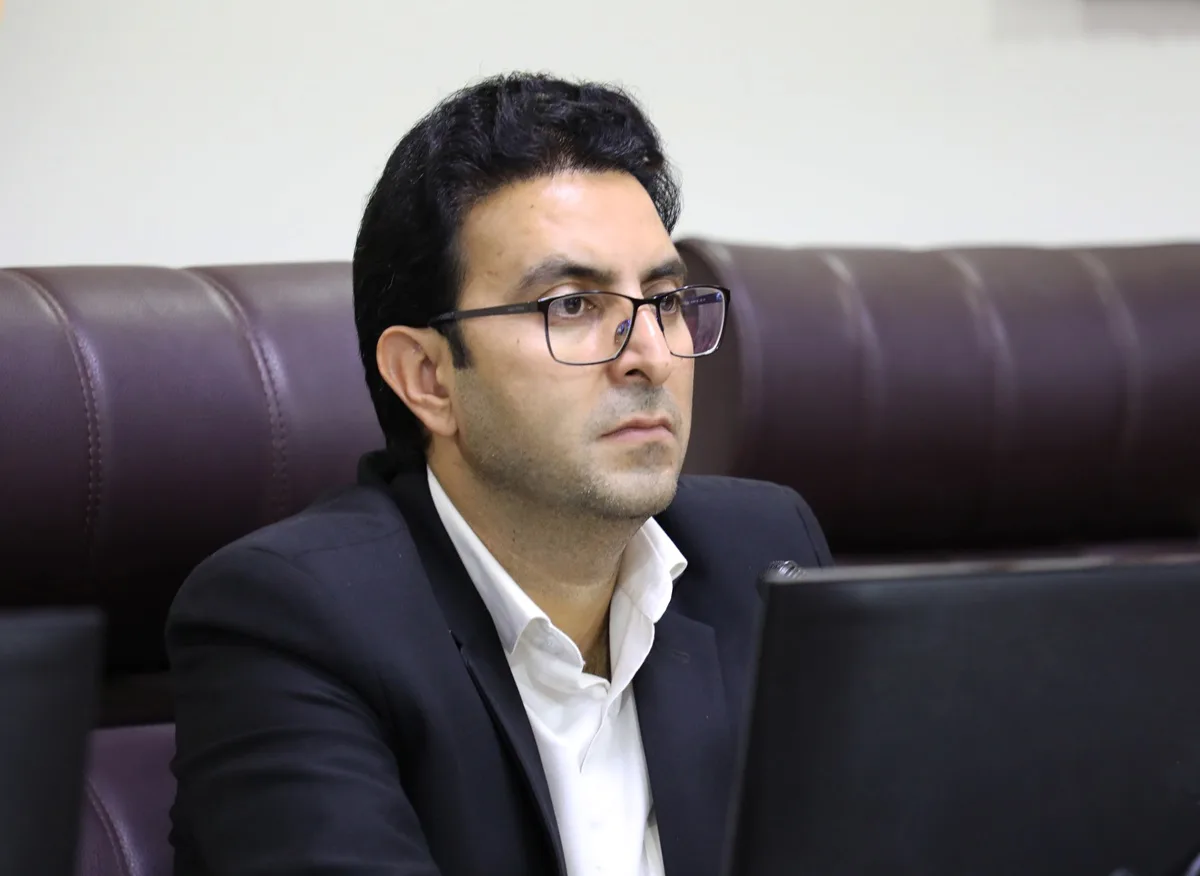 اباذر پاریزی jpg