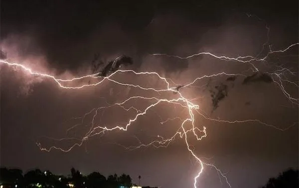 طوفان jpg